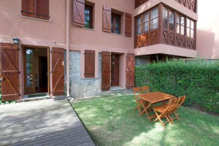 Apartamento Con Jardin - Montana Park Enveitg Exterior photo